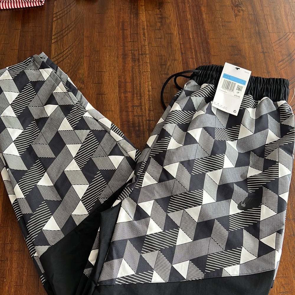 Nike Women’s Nylon Pants Women’s Geometric Black Rainwear, walk-in outdoor pants - Picture 7 of 11